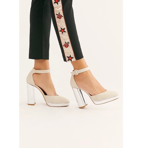 Free People Shoes - Free People White Leather Pump